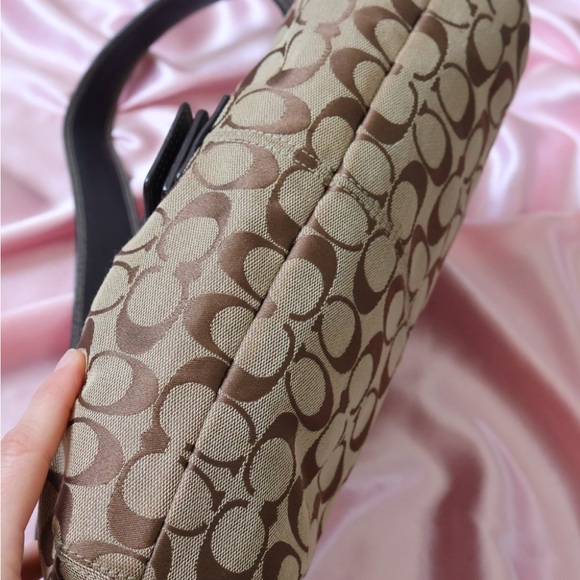 Vintage Coach Y2K SOHO Brown and Tan Signature Shoulder Bag - Picture 5 of 7